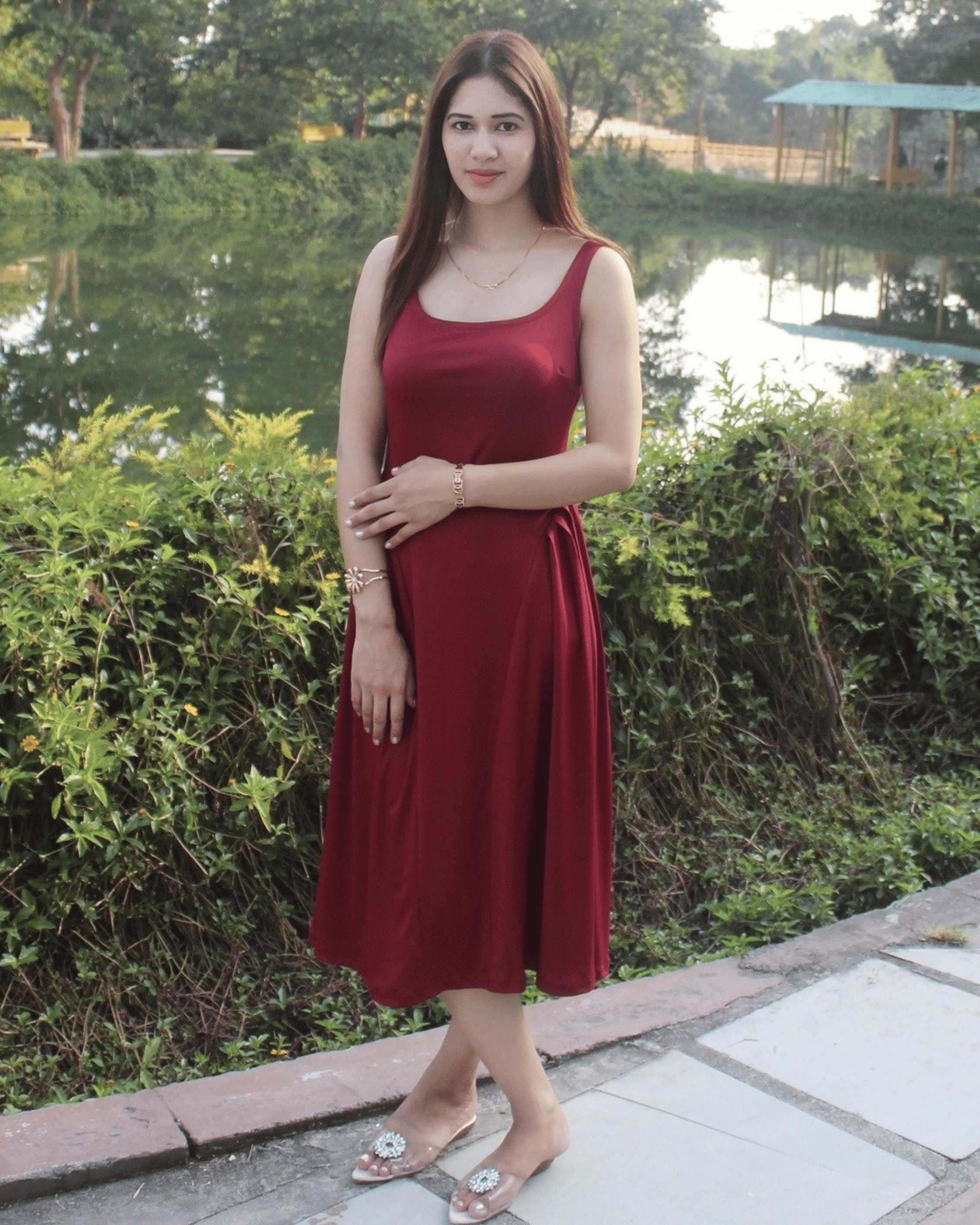 Wine Red Sleeveless Midi Dress